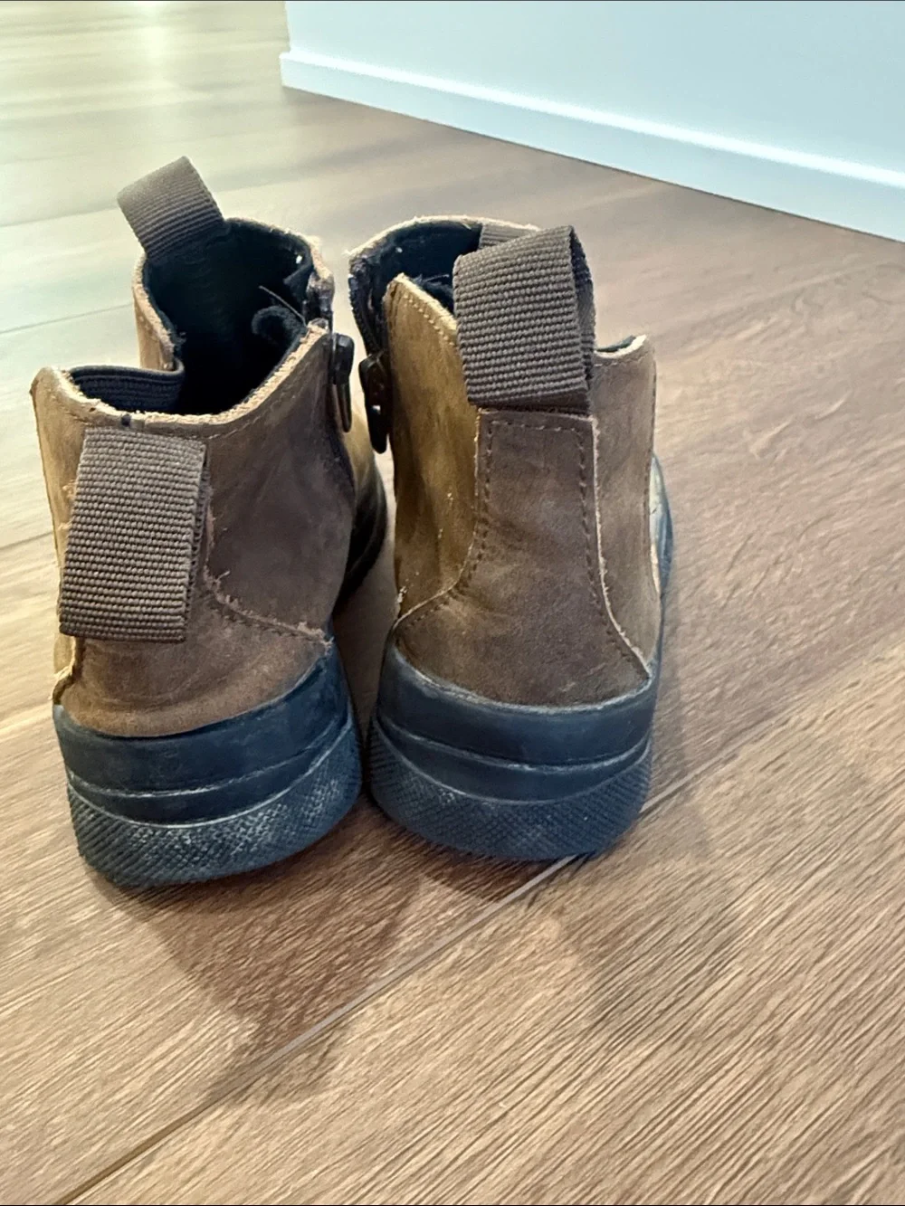 Zara boys boot, size 23